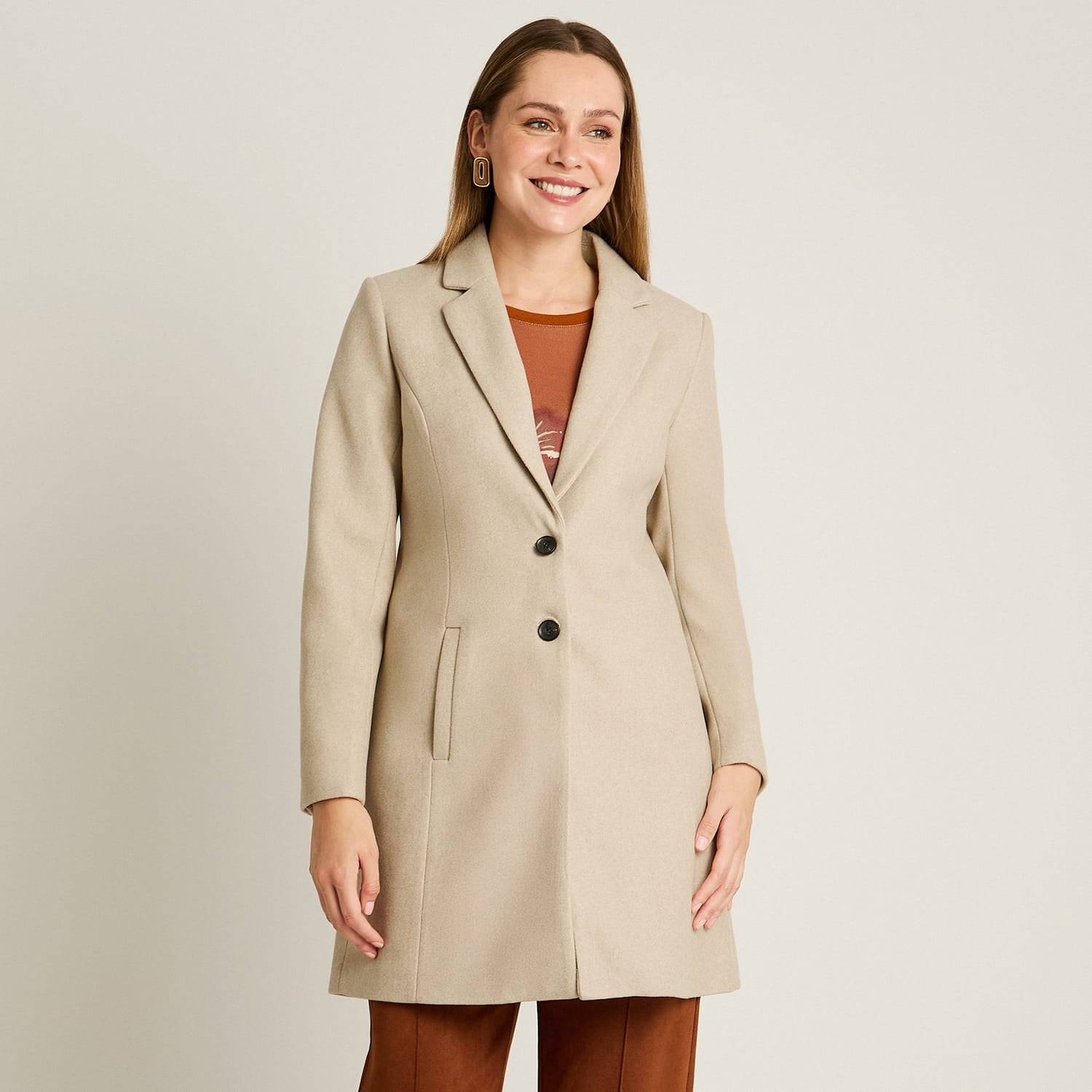 Abrigo Beige Manga Larga Elasticidad Nula Con Forro Calce Normal Tela Plano
